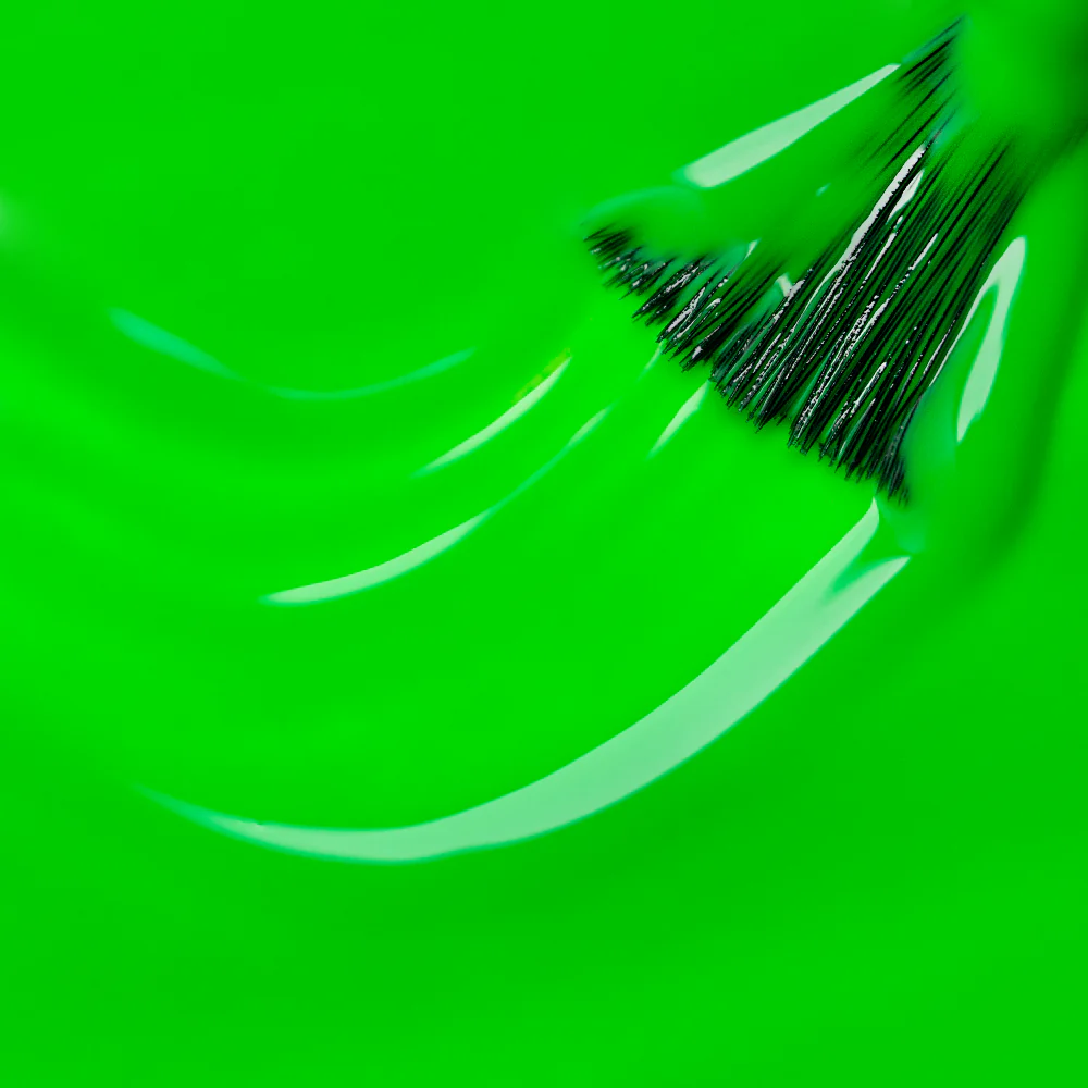 Esmalte semipermanente BRIGHT NEON GREEN #159 - Image 2