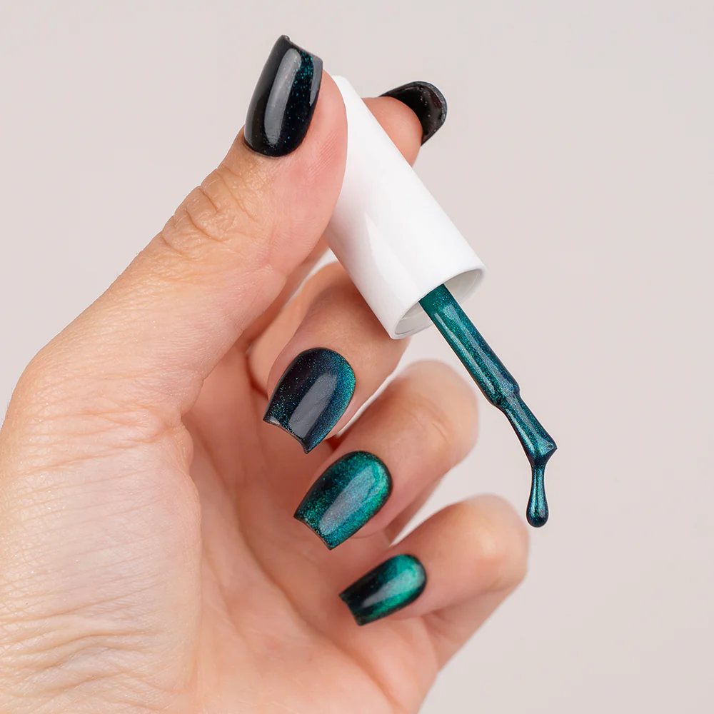 Esmalte semipermanente Cat Eye Velvet Emerald #301 - Image 3