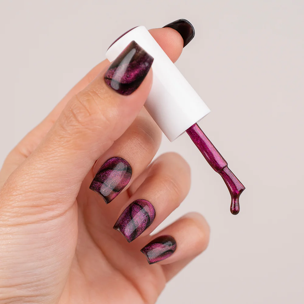 Esmalte semipermanente Cat Eye Velvet Purple #300 - Image 4