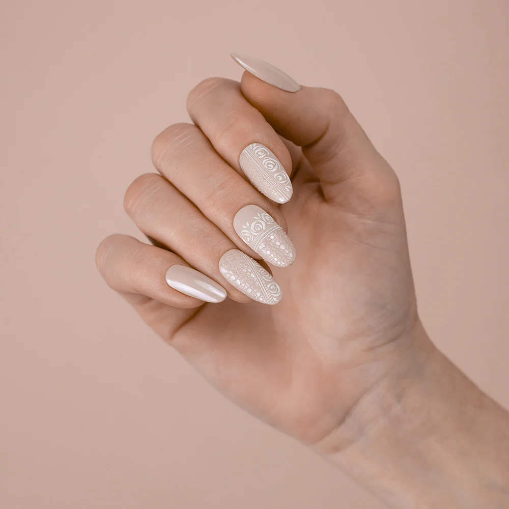 Esmalte semipermanente IVORY CREAM #010 - Image 3
